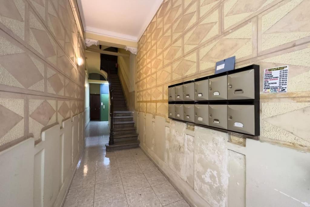 Bebarceloner Sants Apartments - 2 Bedrooms Eksteriør billede